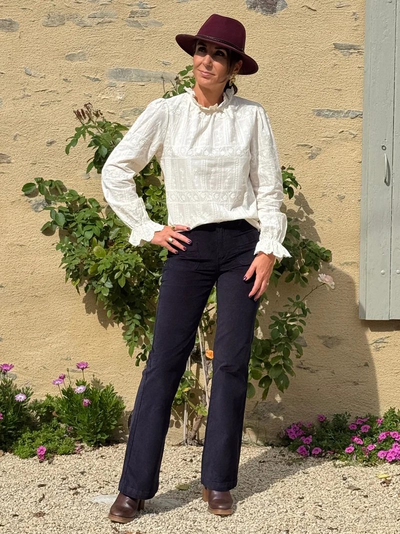 Blouse broderies florales beiges GUSTIN In April 1986