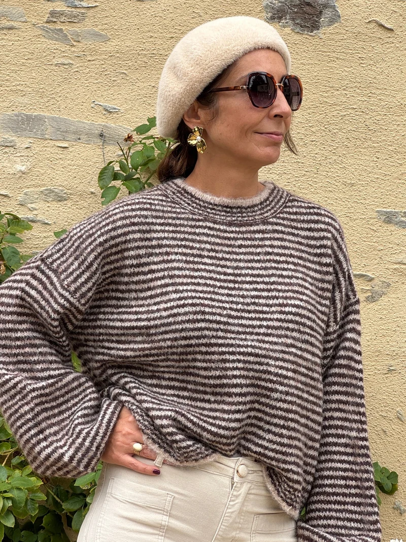 Pull rayures marron et beige GAETAN In April 1986