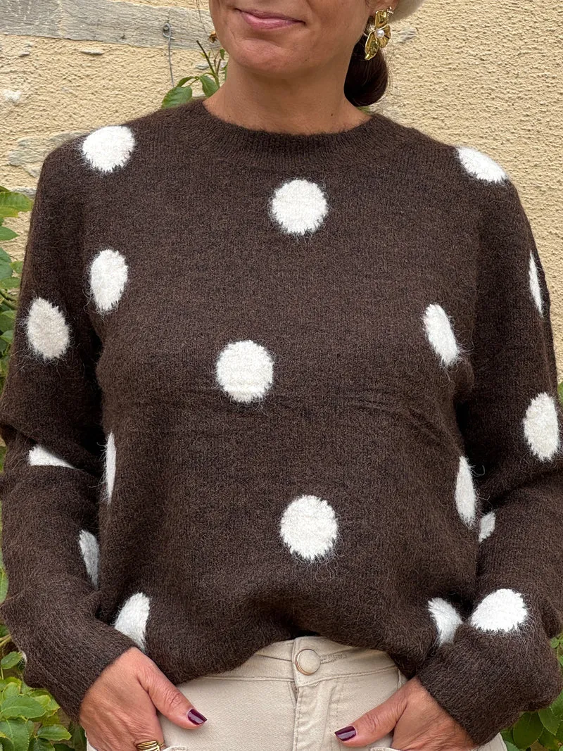 Pull pois écrus sur fond marron PHILOMENE In April 1986
