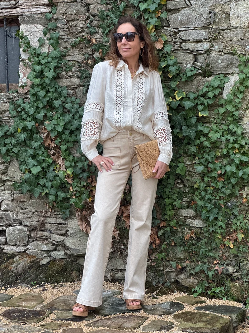 Chemise beige brodée col chemise SOLENE In April 1986