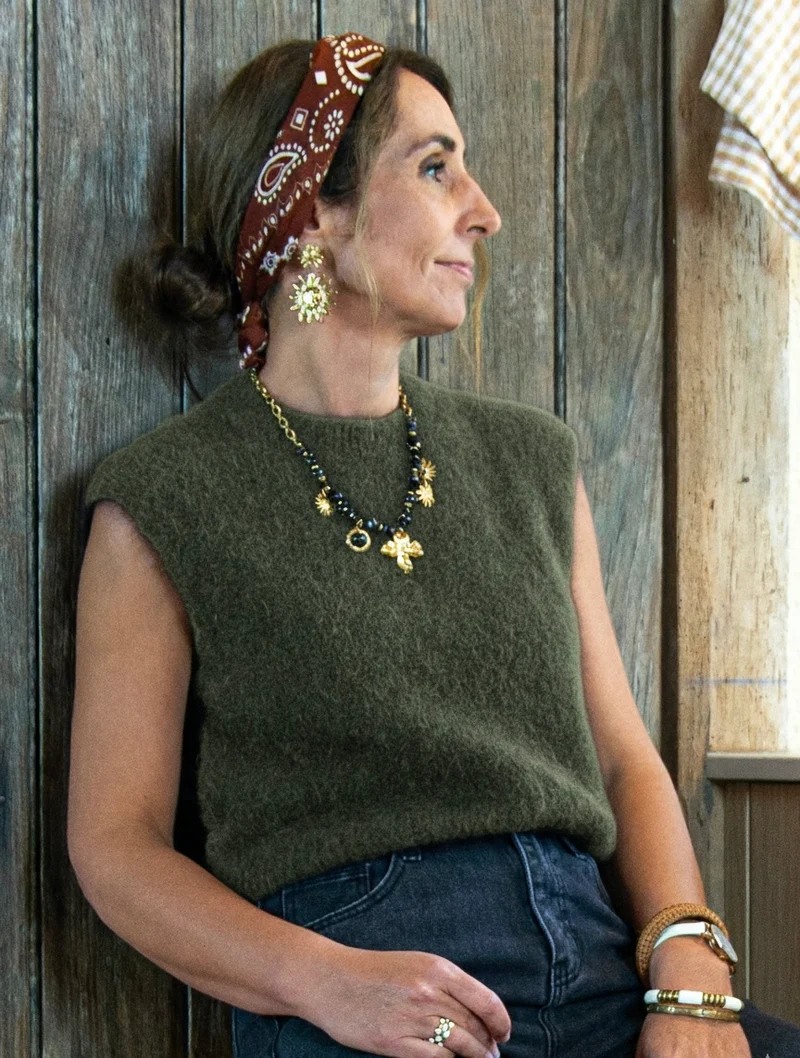 Pull sans manche kaki col rond ARIELLA