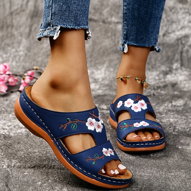 Women's Casual Flip-Flop Sandals with Chic Floral Embroidery