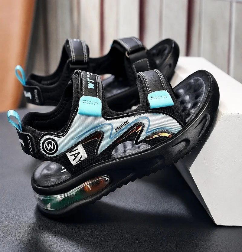 Boys' sandals with thick, non-slip, and flexible soles