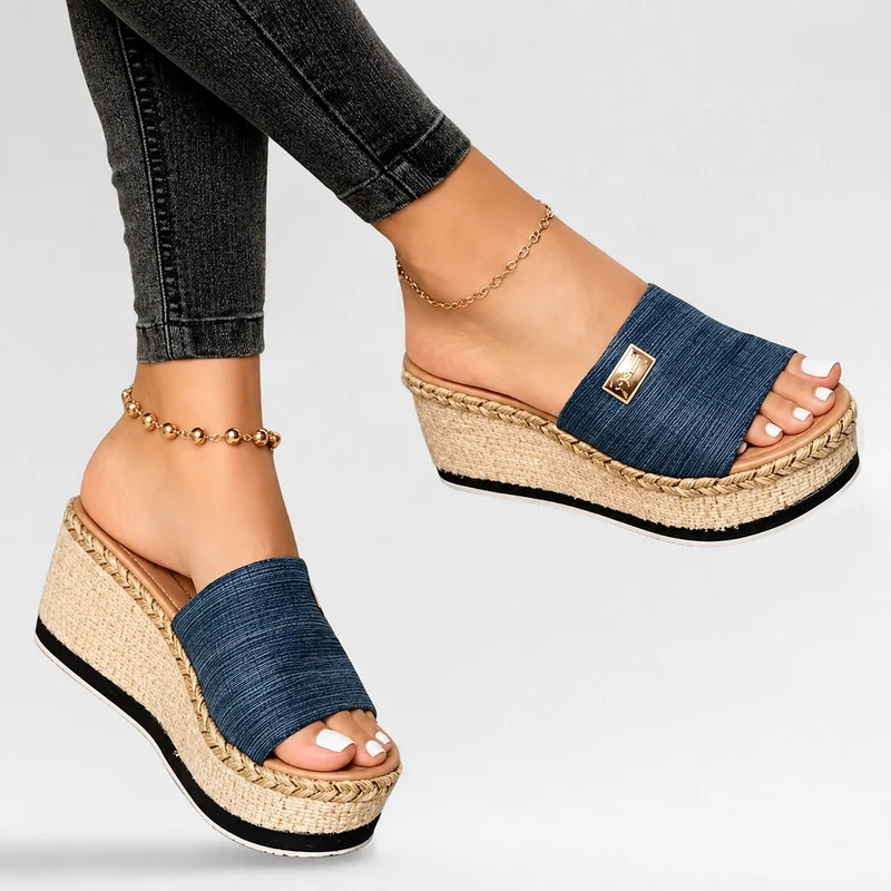 Chic and Comfortable Women's Wedge Sandals