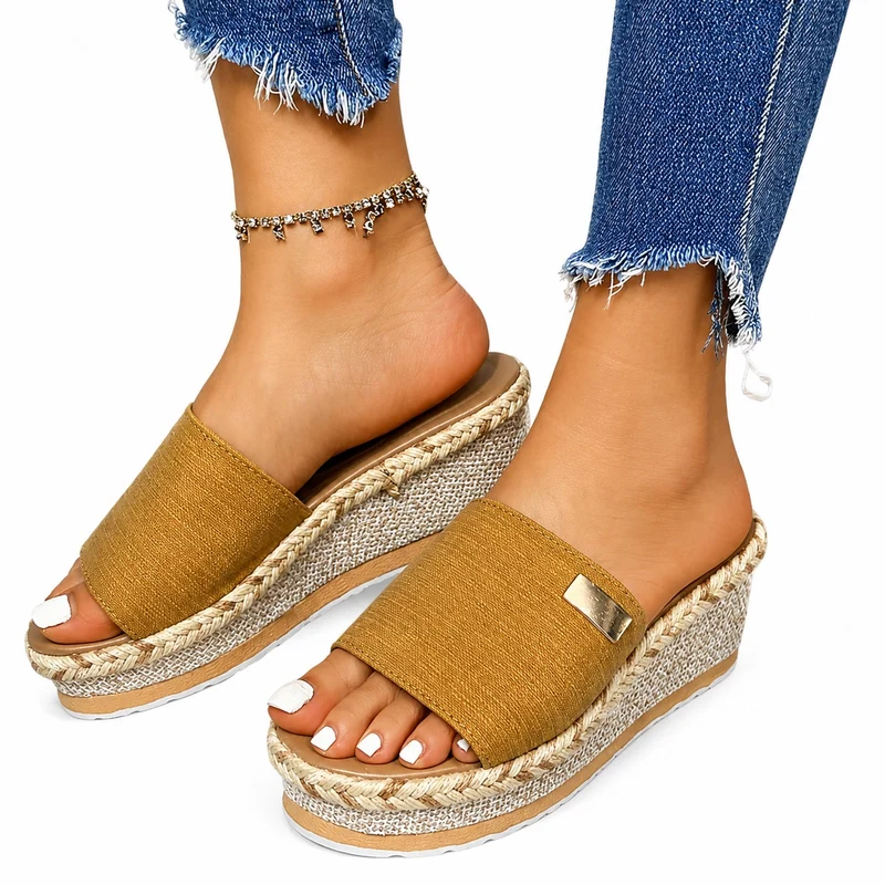 Chic and Comfortable Women's Wedge Sandals