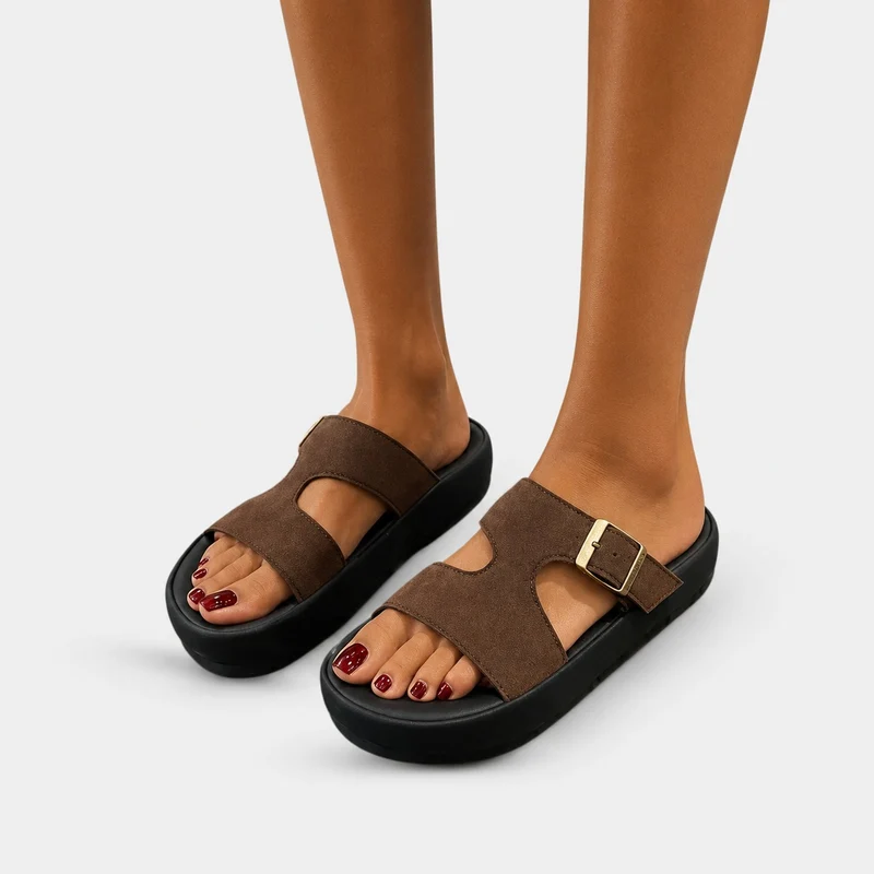 Comfort Sandals with Thick Heel and Stylish Buckle