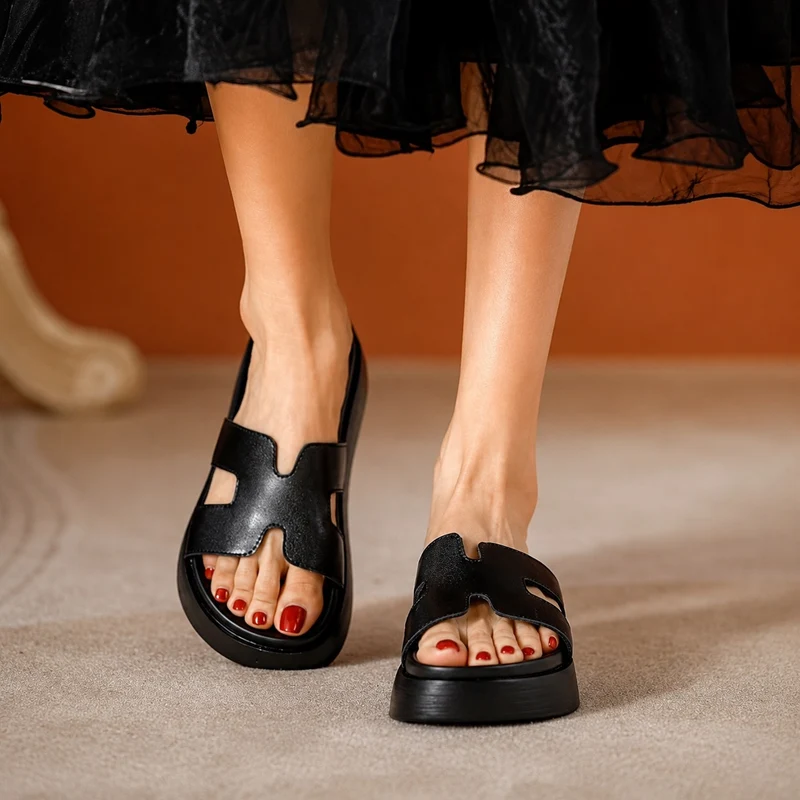 Urban Style Chunky Heel Flat Sandals