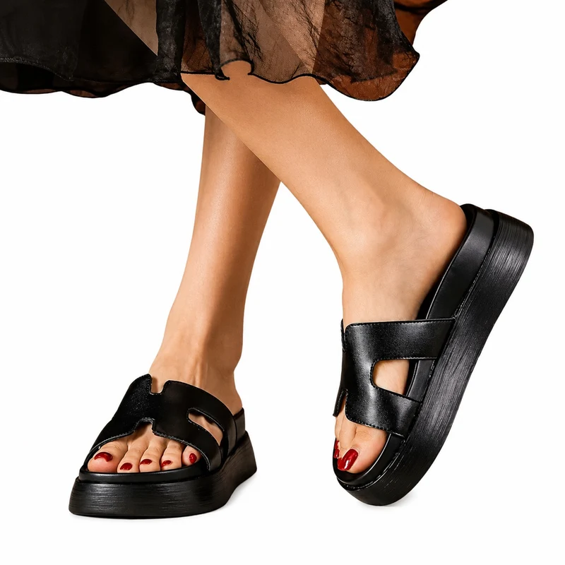 Urban Style Chunky Heel Flat Sandals