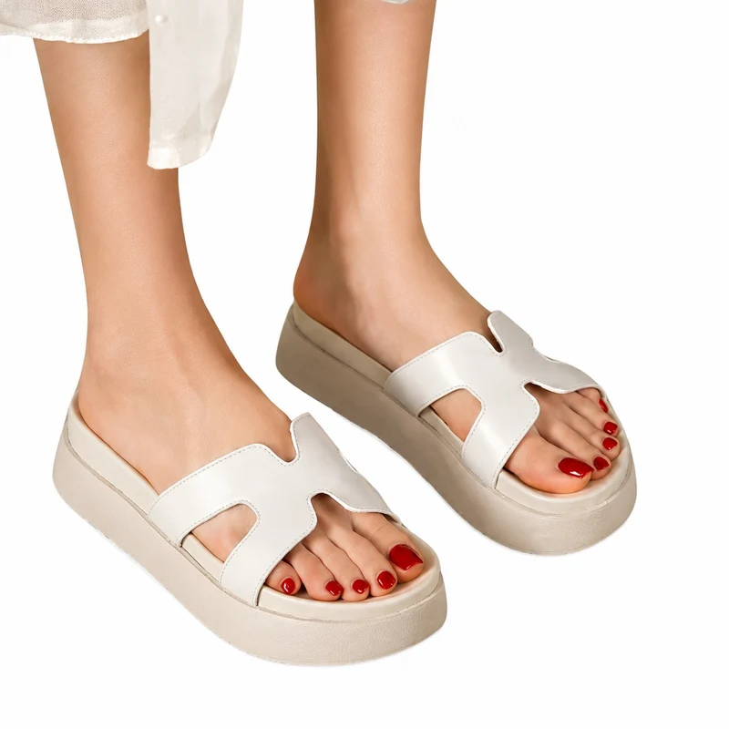 Urban Style Chunky Heel Flat Sandals