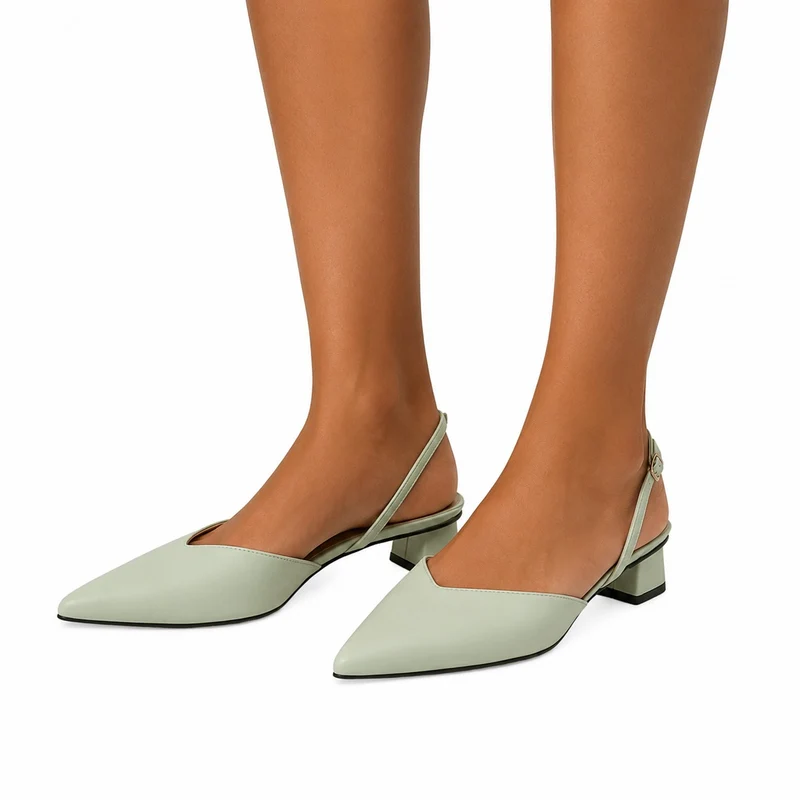 Chic Women's Sandals with Modern Square Heel