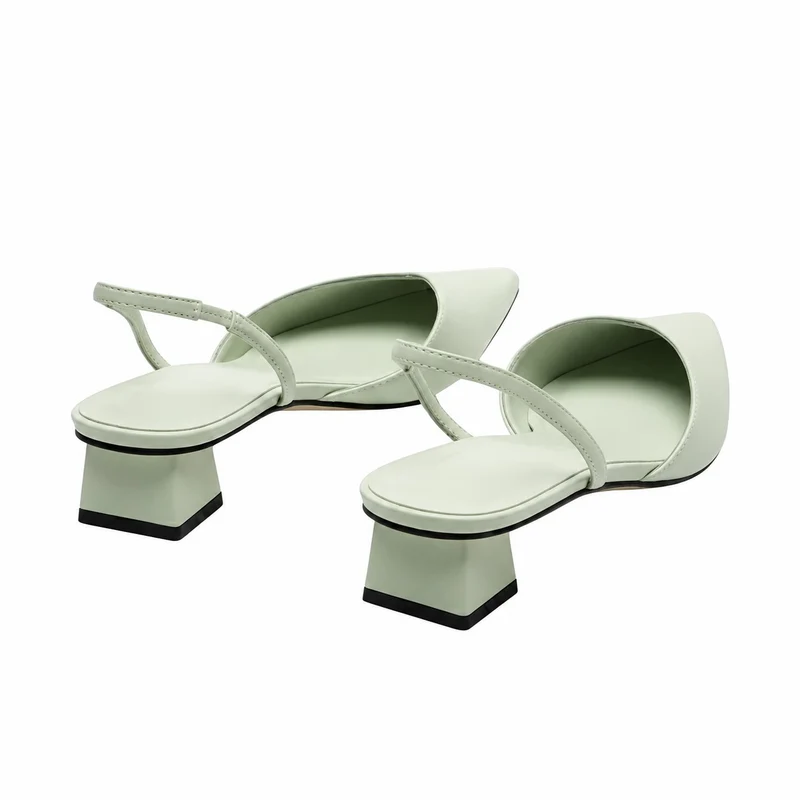 Chic Women's Sandals with Modern Square Heel
