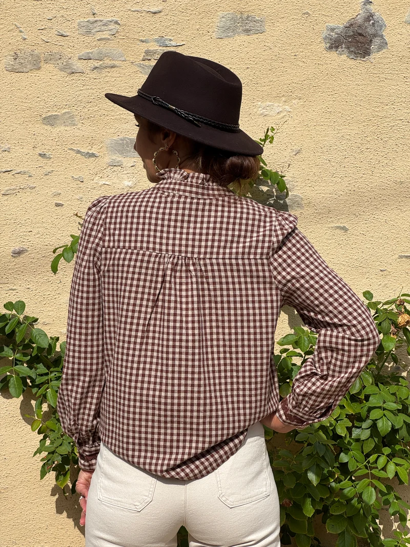 Chemise ANSELIN marron In April 1986
