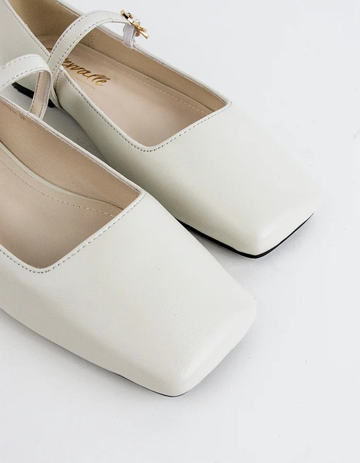 Phylia Ice Leather