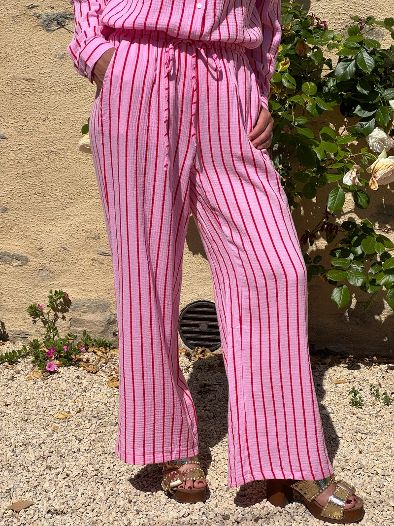 Pantalon rayé rouge fond fuchsia gaze de coton KALLY In April 1986