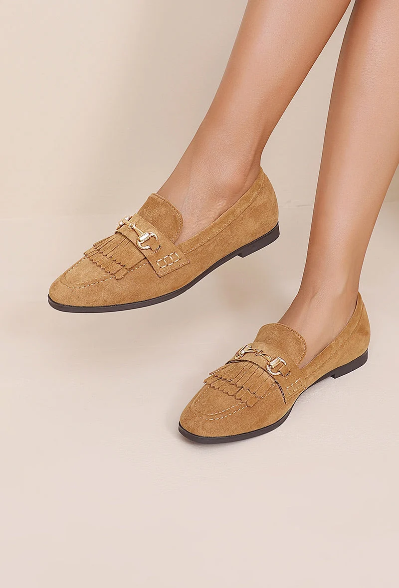 DOMITILLE CAMEL