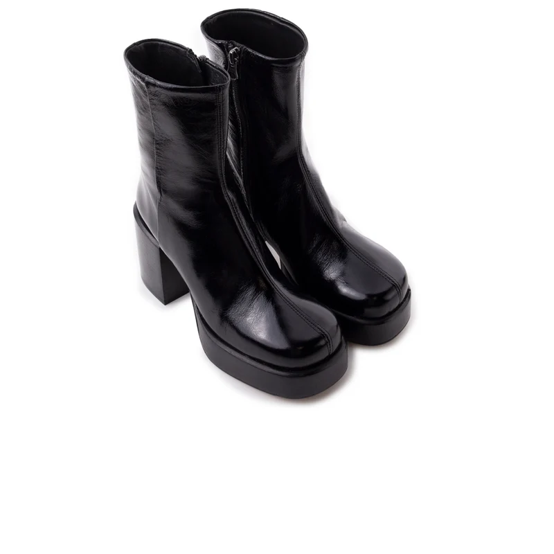 Palencia Black Leather/Black Sole
