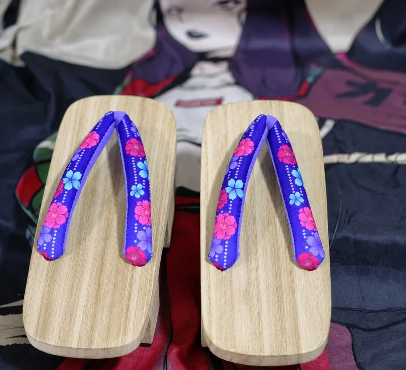 Japanese Wooden Flip-Flop Style Sandal