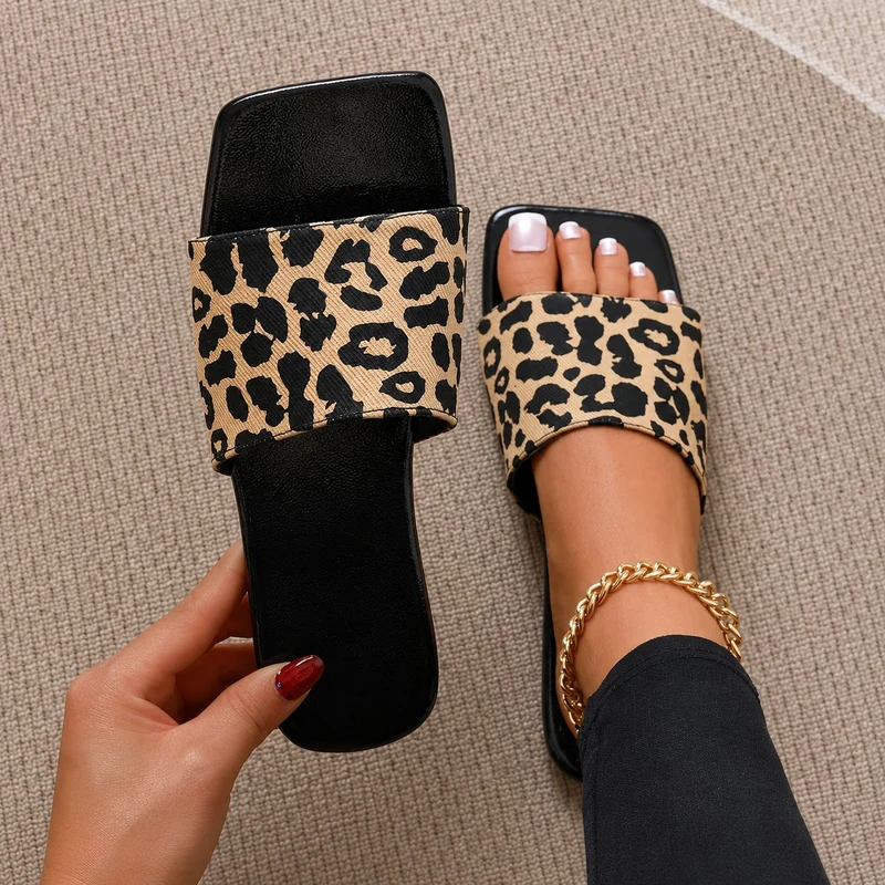 Elegant Leopard Flip Flop Style Sandal