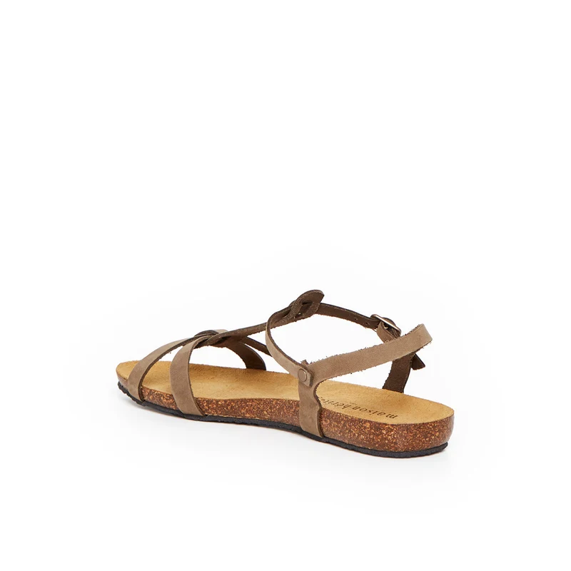 BERA KAKI