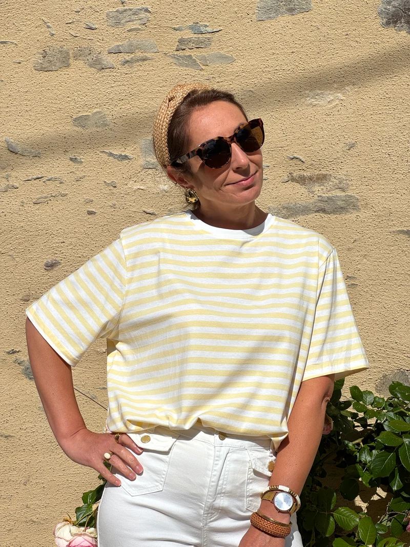 Tee-shirt jaune sur fond blanc LENA