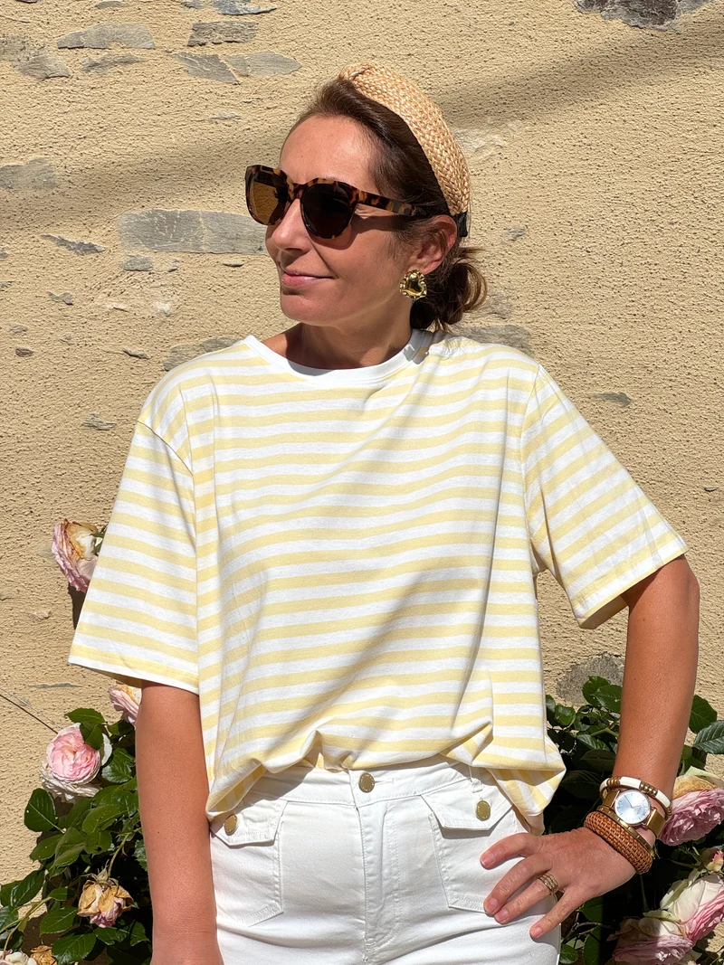 Tee-shirt jaune sur fond blanc LENA