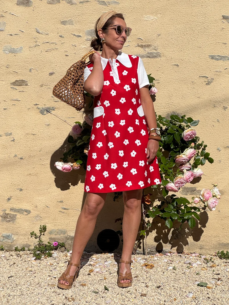 Robe fleur blanche fond rouge KATE Hippocampe