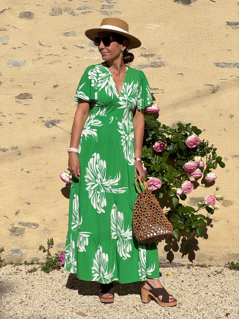 Robe imprimé floral exotique beige fond vert CONSUELA In April 1986