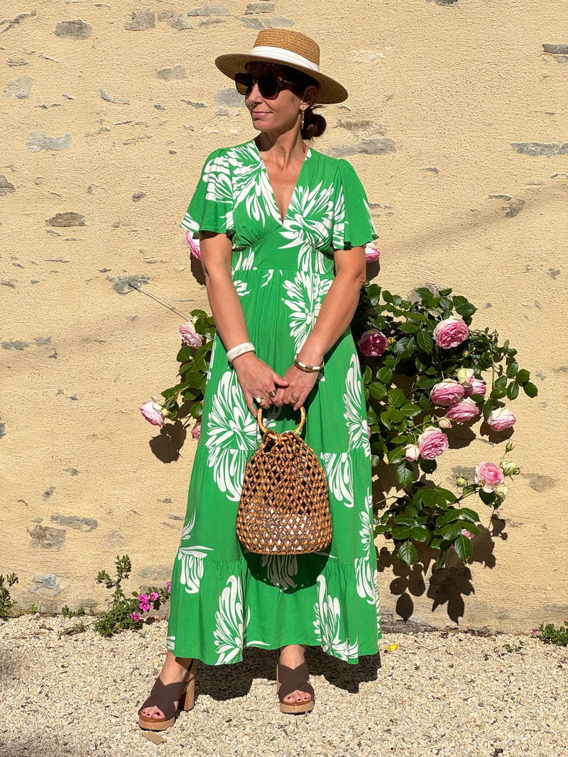 Robe imprimé floral exotique beige fond vert CONSUELA In April 1986