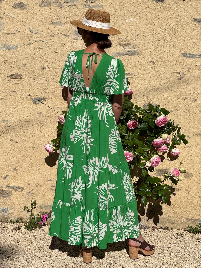 Robe imprimé floral exotique beige fond vert CONSUELA In April 1986
