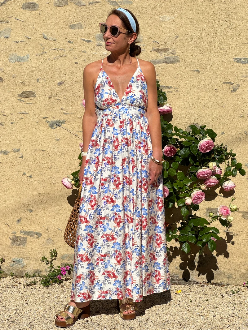 Robe imprimé floral lavande, rouge et orange fond beige CASSI In April 1986