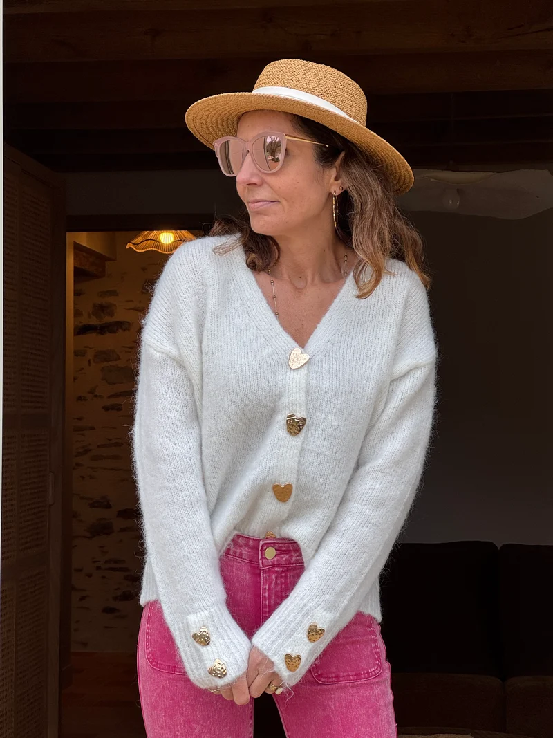 Gilet blanc col V boutons coeurs dorés ELLA