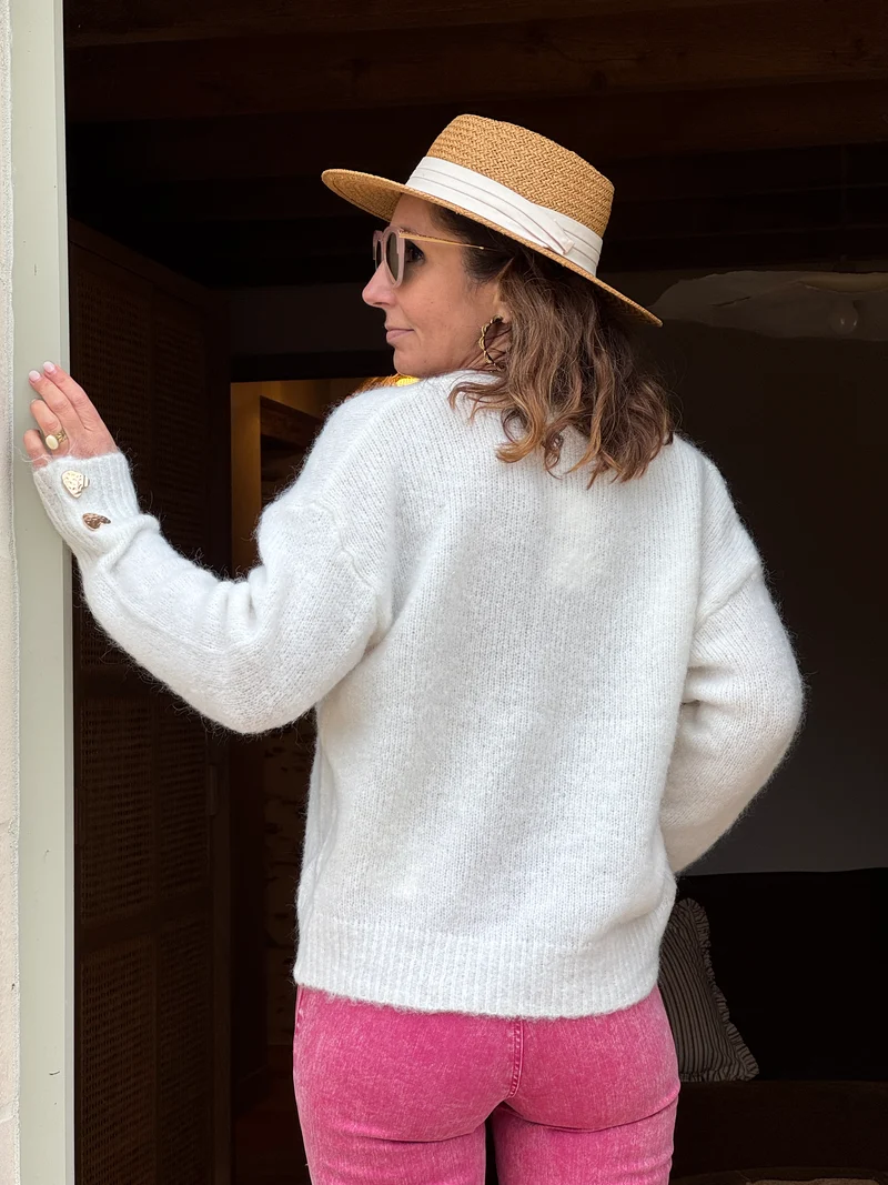 Gilet blanc col V boutons coeurs dorés ELLA