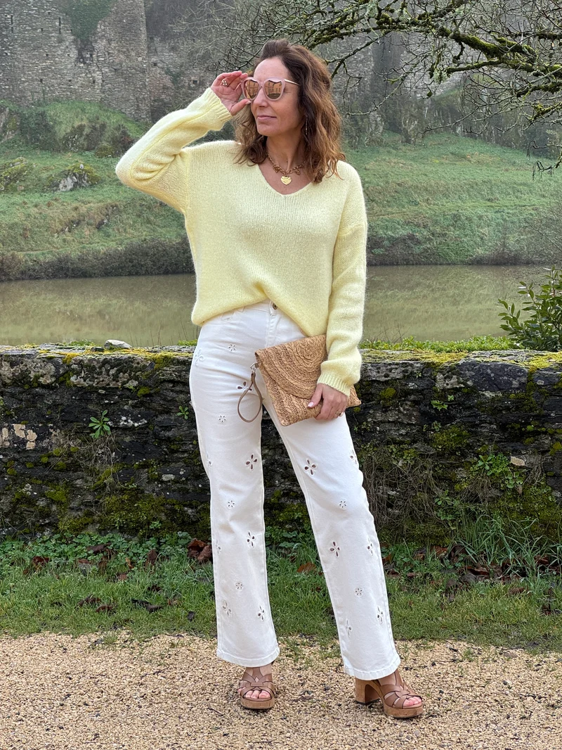 Pull jaune en maille col V NADEGE