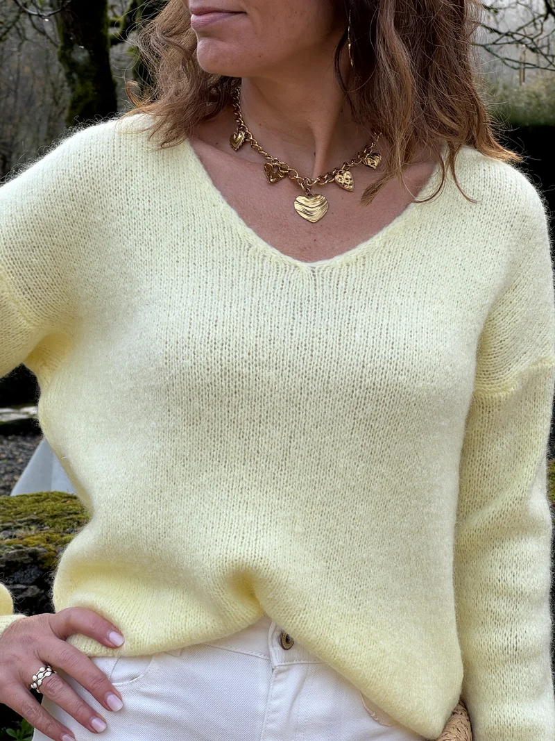 Pull jaune en maille col V NADEGE