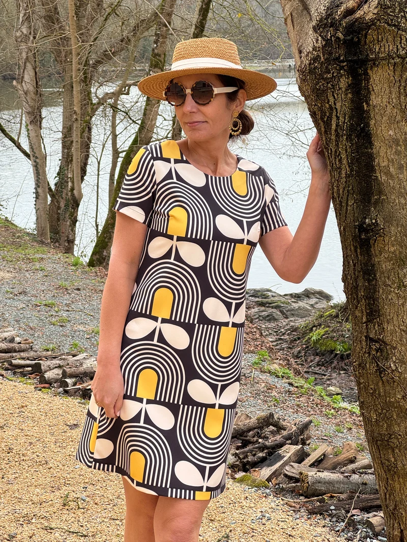Robe SEVENTIES n°182 moutarde Hippocampe