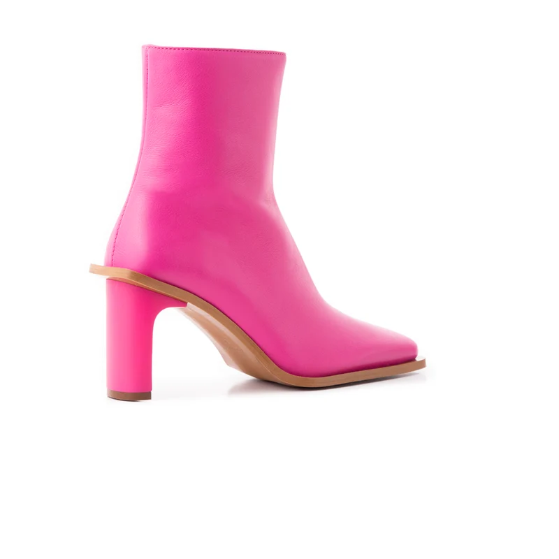 Uzwil Fuschia Leather