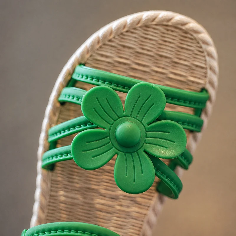 Girl's Sandal with Cute Green Flower