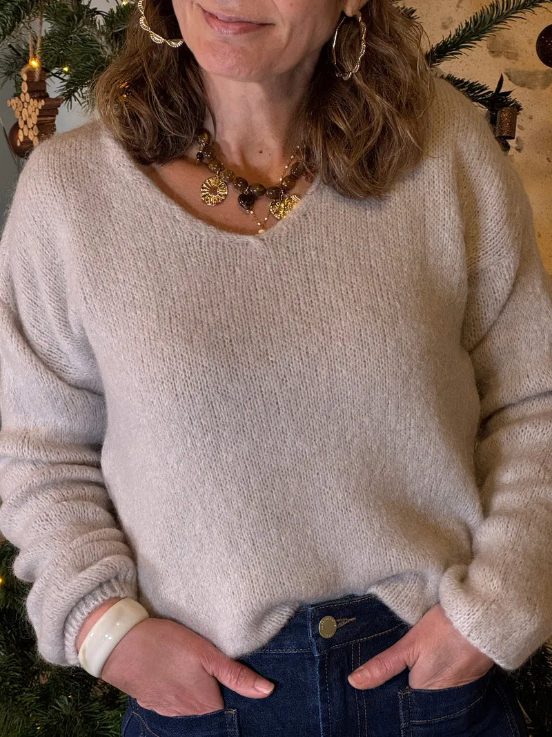 Pull beige en maille col V NADEGE