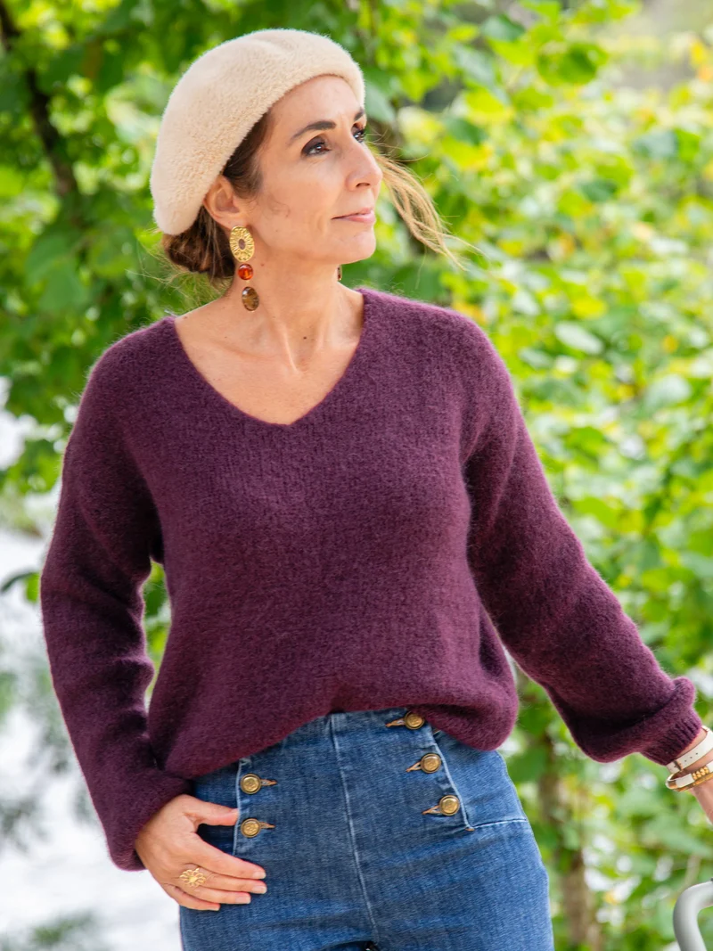 Pull bordeaux en maille col V NADEGE