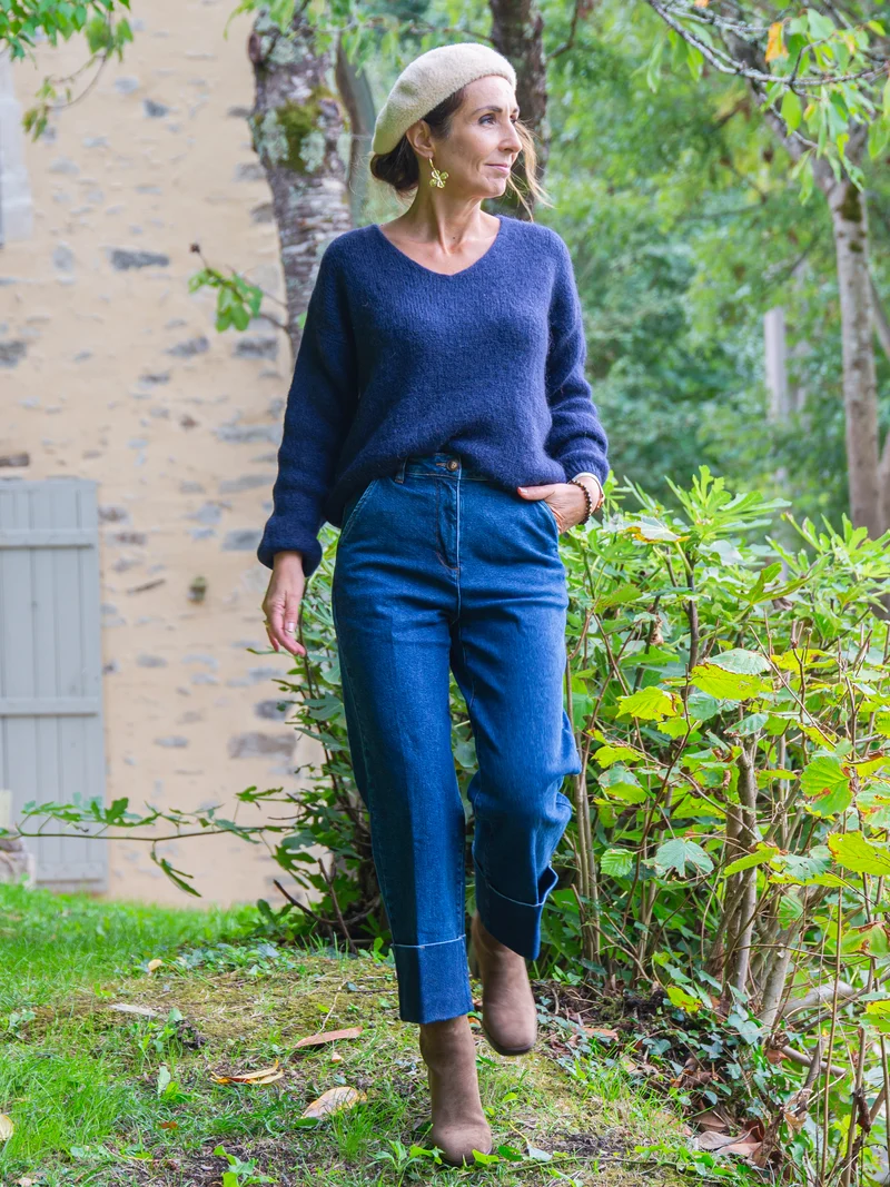 Pull bleu marine en maille col V NADEGE