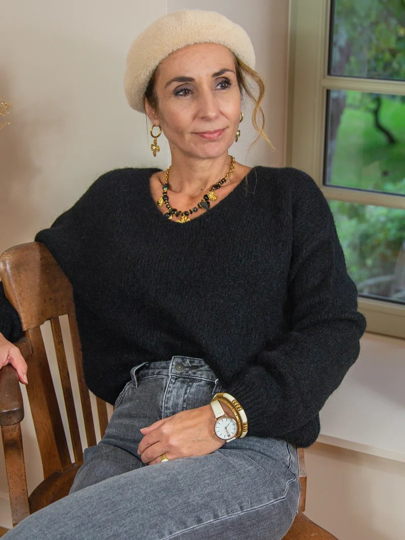 Pull noir en maille col V NADEGE