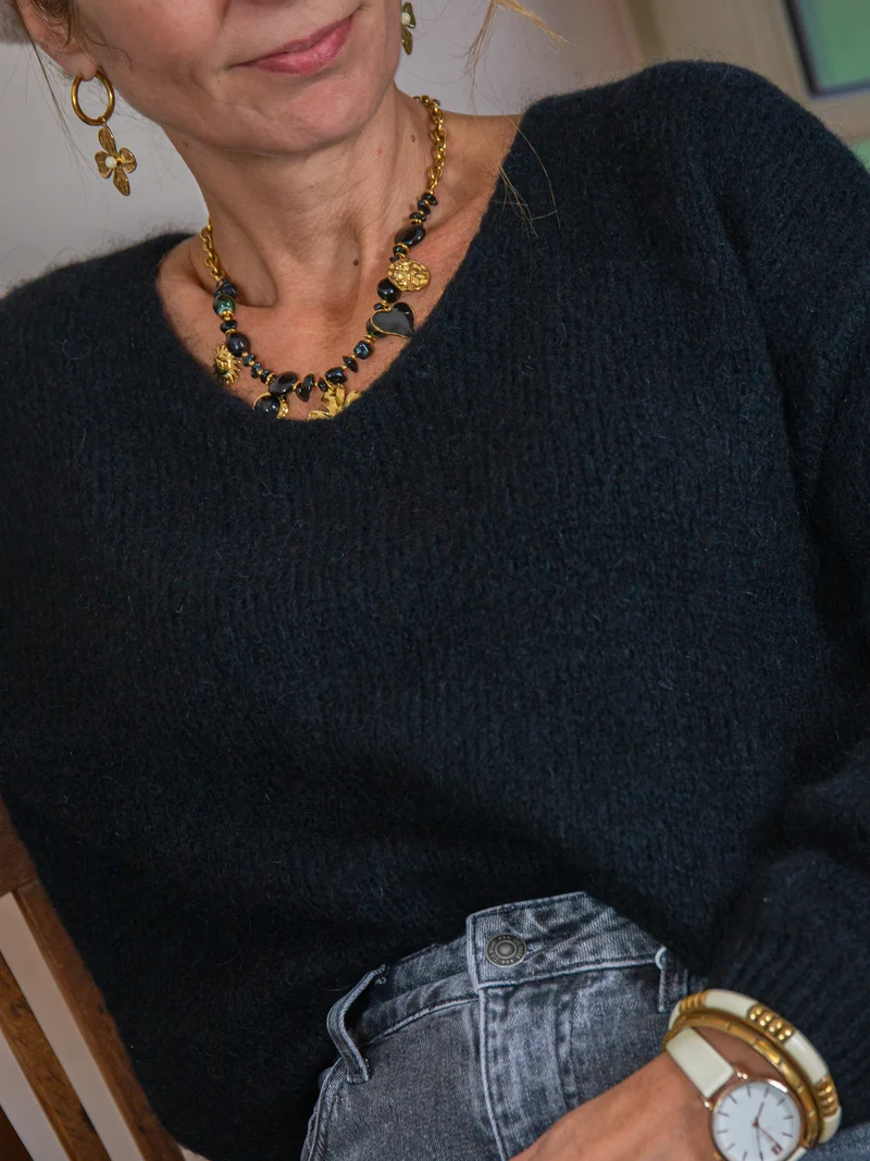 Pull noir en maille col V NADEGE