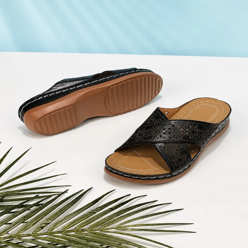 Women's Orthopedic Sandal with Floral Patterns