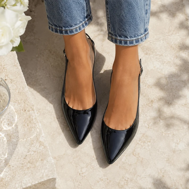 Women's 5 - 7 cm High Heel Sandal in Pump Style with Strap