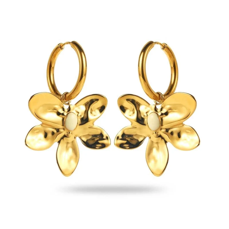 Boucles d’oreilles fleur dorée avec perle blanche – acier inoxydable