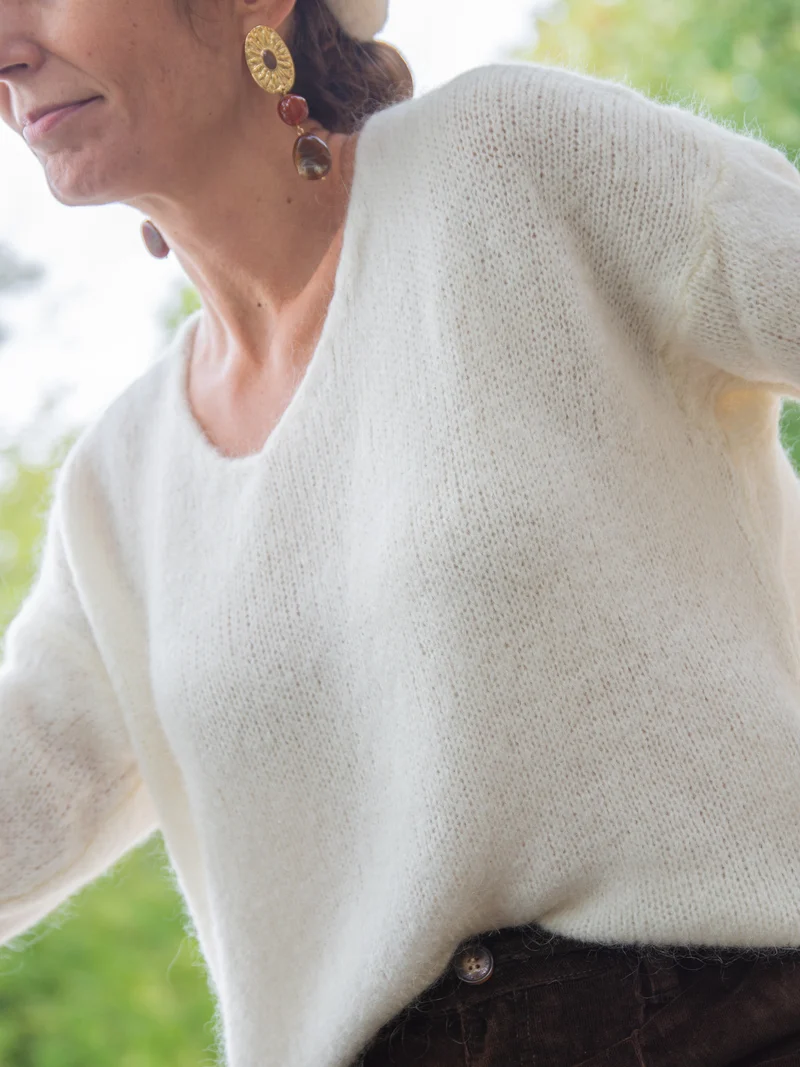 Pull blanc en maille col V NADEGE