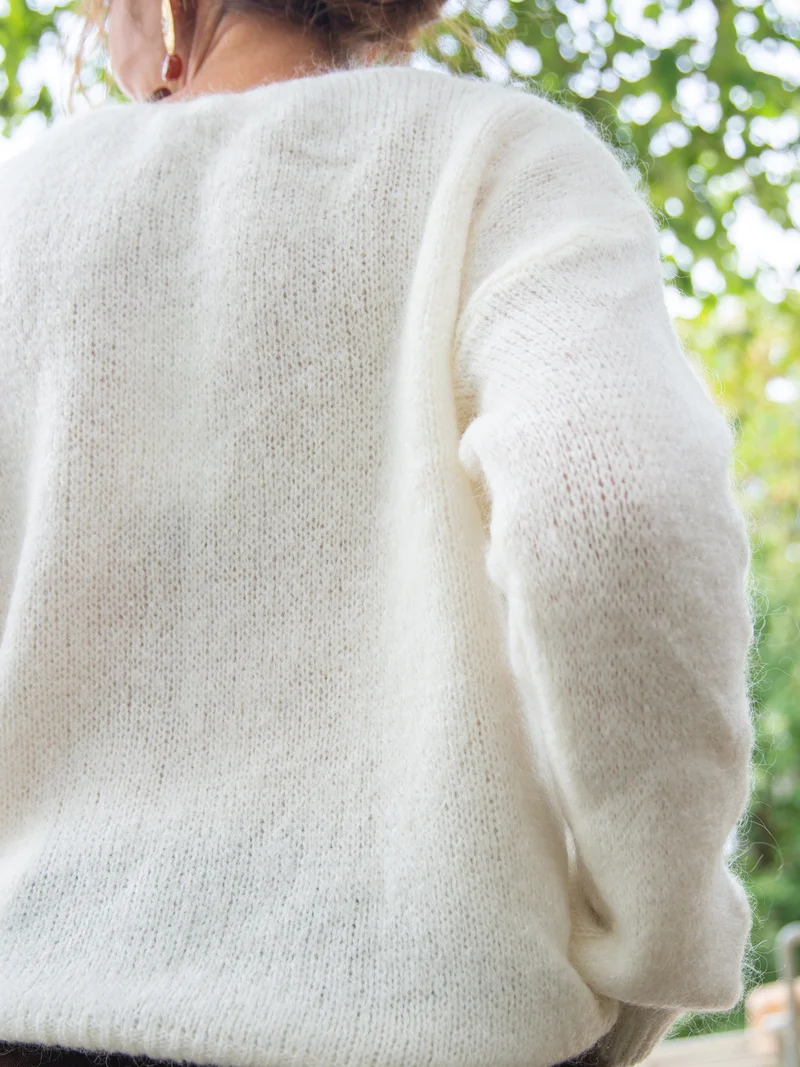 Pull blanc en maille col V NADEGE
