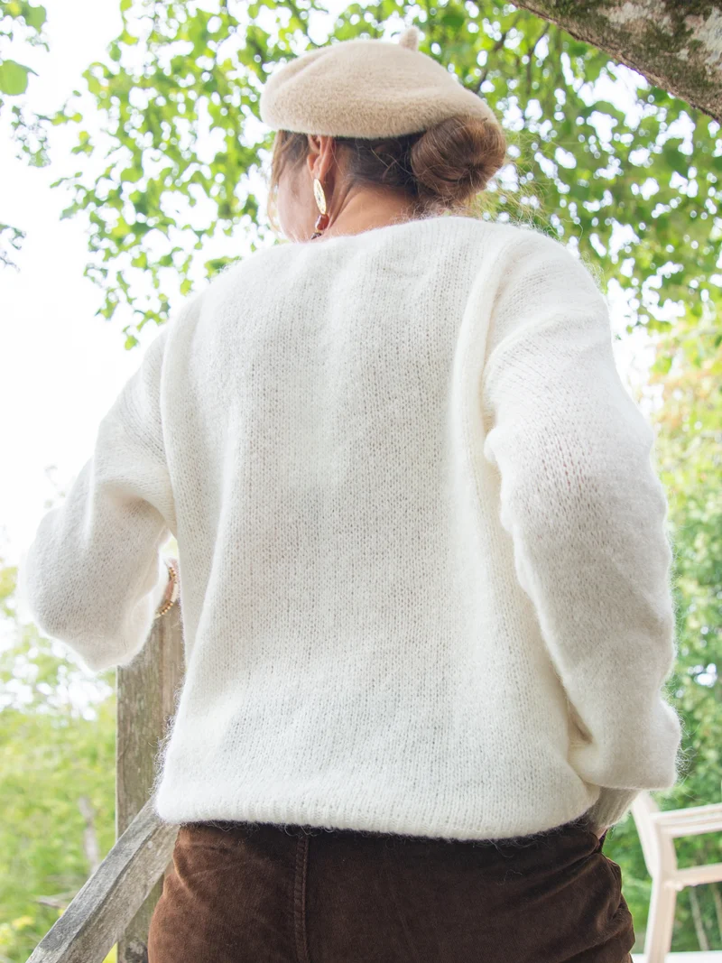 Pull blanc en maille col V NADEGE