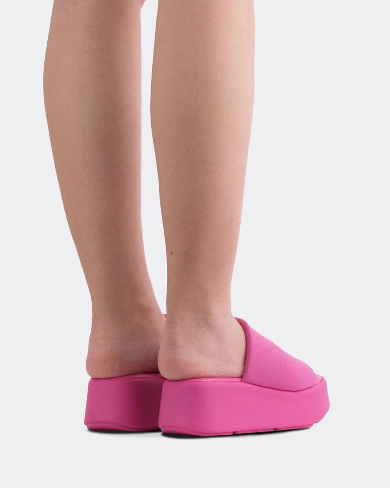 Harlow Fucshia Puff