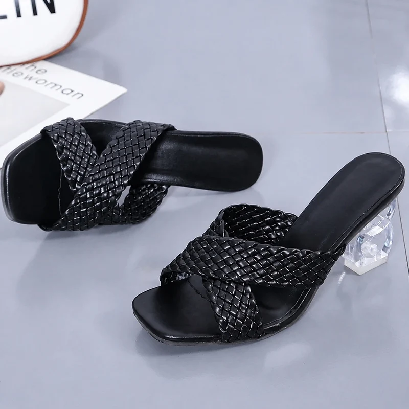 Women's Heeled Sandal with Crossed and Braided Straps